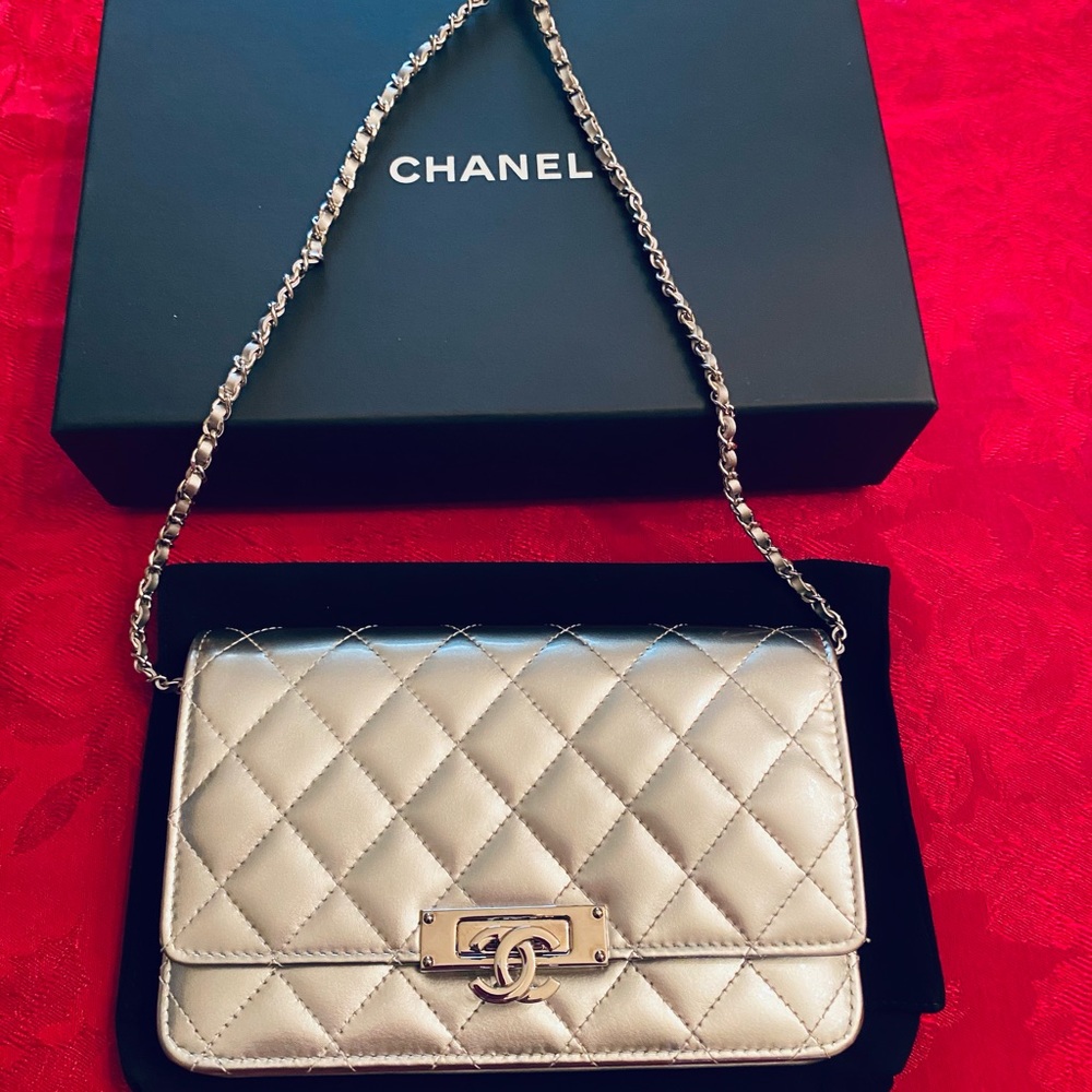 CHANEL CLASSIC DOUBLE CC WOC METALLIC CALFSKIN